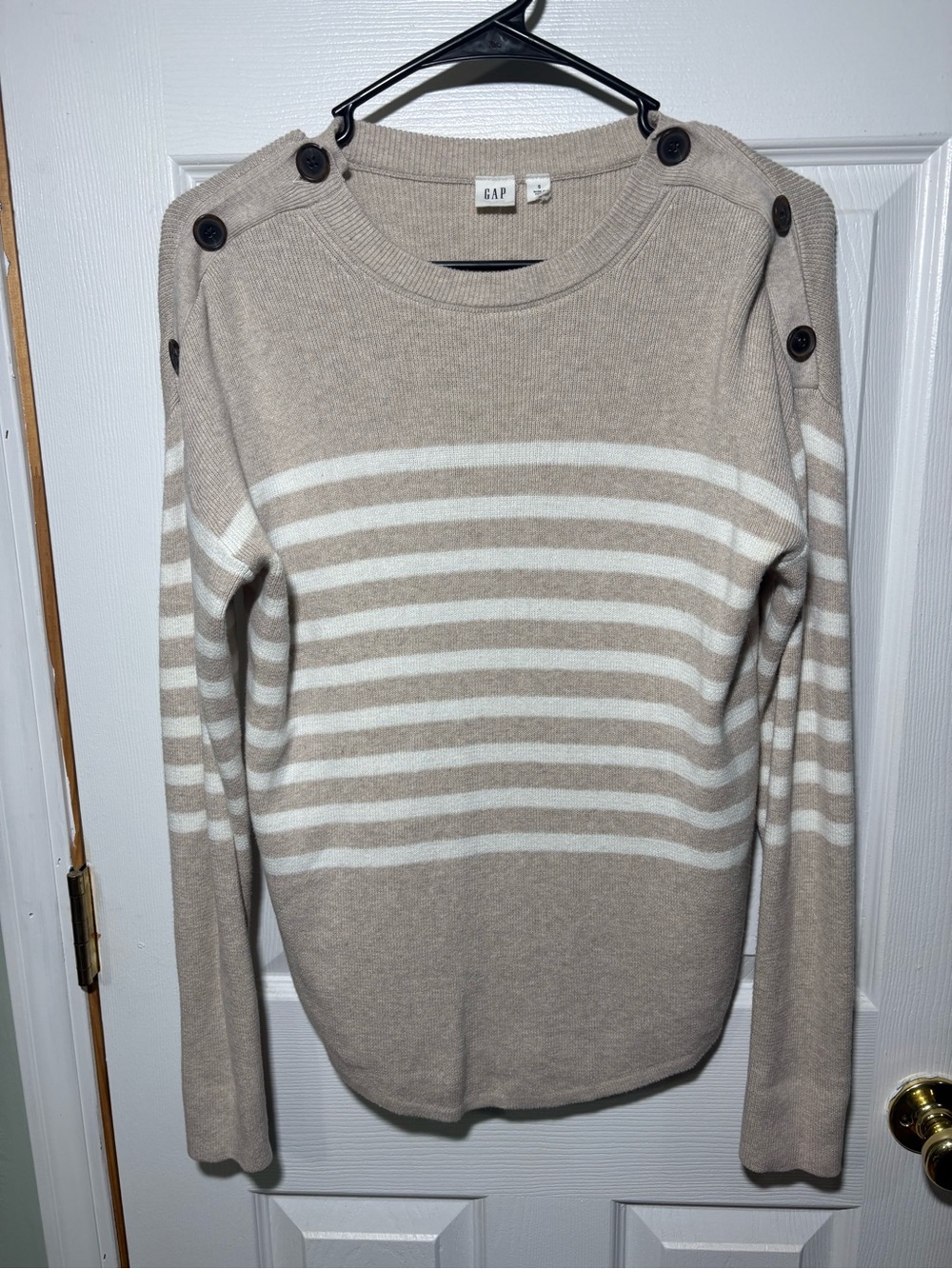 GAP Neutral Ribbed Crewneck Sweater in Beige and White